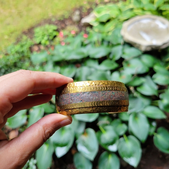 *RARE* Vintage Designer Celia / Andrea Harms Hammered Brass Cuff Bracelet - Picture 14 of 16